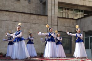 Билим күнүнө жана жаңы окуу жылынын башталышына арналган иш-чара өттү